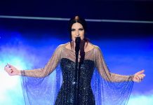 Laura Pausini illumina Lisbona al Globo de Ouro 2025 con Quem de nós dois. Nel 2026 nuovi concerti live Laura Pausini a Lisbona