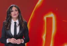 Le Iene 2025, il monologo di Maria Grazia Cucinotta: “la solitudine dei nostri anziani” | Video Mediaset Maria Grazia Cucinotta a Le Iene 2025