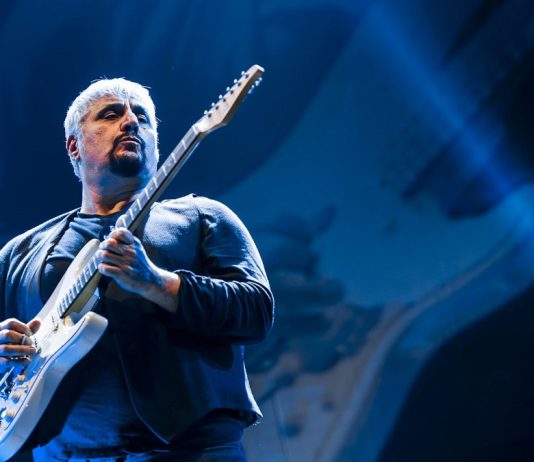 Ascolti tv 6 giugno 2026: Pino è: il viaggio del musicante (18.7%), Ciao Darwin (17.5%), Affari Tuoi, La Ruota della Fortuna | Dati Auditel pino e pino daniele