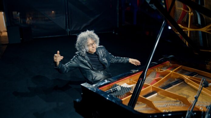 “Back to life”, intervista a Giovanni Allevi e al regista Simone Valentini "Back to life" di Giovanni Allevi