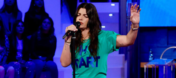 Emma Marrone ad Amici 25 canta Brutta Storia e fa un discorso schietto e sincero | Video Witty Tv Emma Marrone