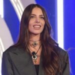 Grande Fratello 2025, chi è stato eliminato al televoto flash di lunedì 8 dicembre e chi è finalista? | Video Mediaset Anita Mazzotta, Grande Fratello 2025