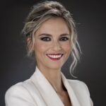 Ballando con le Stelle 2025, intervista esclusiva a Francesca Fialdini: “Sono lusingata di essere favorita per la vittoria ma non mi lascio travolgere. Sanremo 2026? Un miraggio bellissimo” Attenti al libro con Francesca Fialdini