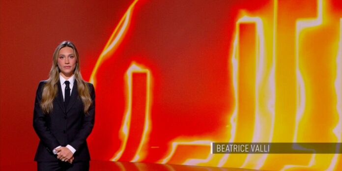 Le Iene 2025, il monologo di Beatrice Valli: “cosa è che ti fa stare bene?” | Video Mediaset Beatrice Valli a Le Iene 2025