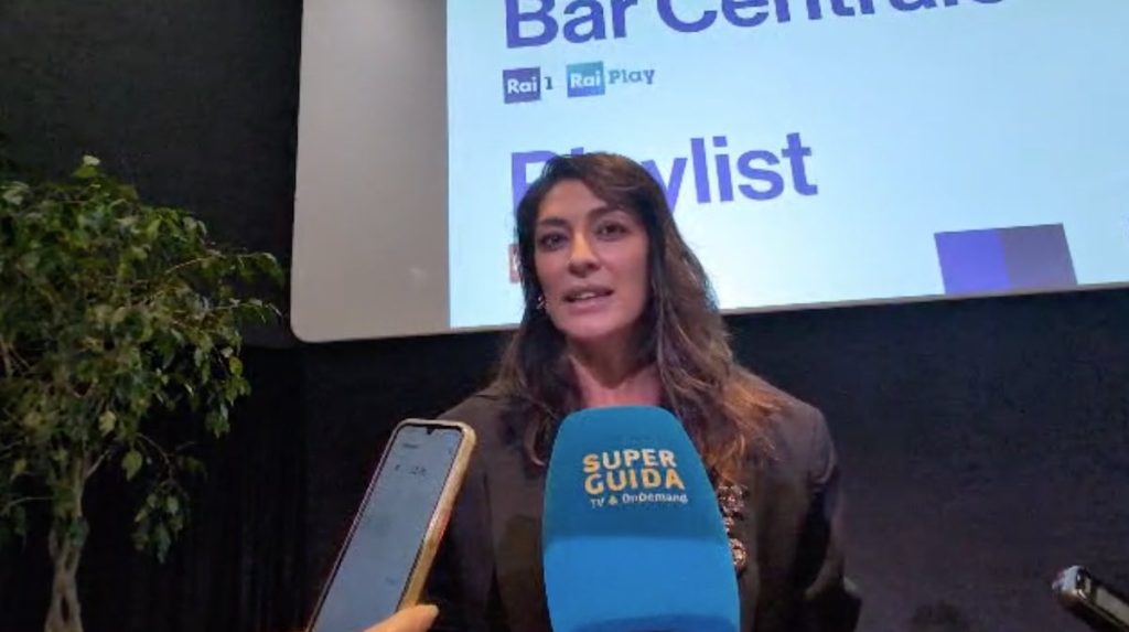 elisa isoardi bar centrale