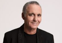 Giorgio Panariello fa un viaggio nel futuro nel suo spettacolo “E se domani…”: “Sul futuro sono positivo, mi spaventa solo l’isolamento. Sanremo 2026? Magari quest’anno io e Pieraccioni faremo un salto” Giorgio Panariello