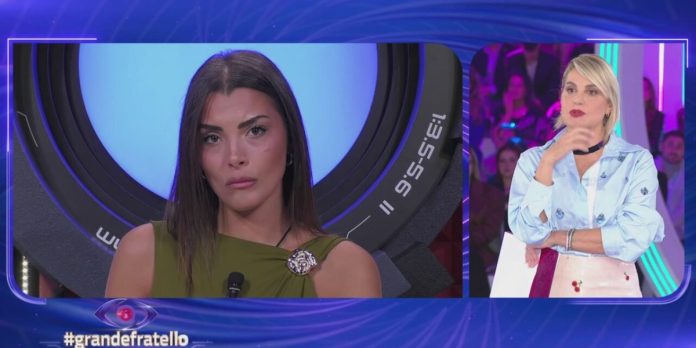 Grande Fratello 2025, la storia e il dramma di Grazia. Simona Ventura “hai iniziato costruire la casa dalle fondamenta” | Video Mediaset Grazia al Grande Fratello 2025