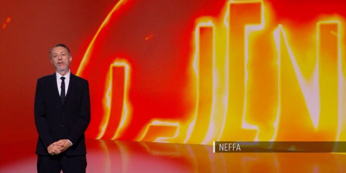 Le Iene 2025, il monologo di Neffa: “I fatti del mondo succedono sopra le nostre teste” | Video Mediaset Neffa a Le Iene