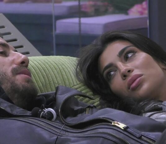 Grande Fratello 2025: i nominati della settimana e le nomination di ieri sera 17 novembre | Video Mediaset Omer e Rasha al Grande Fratello 2025