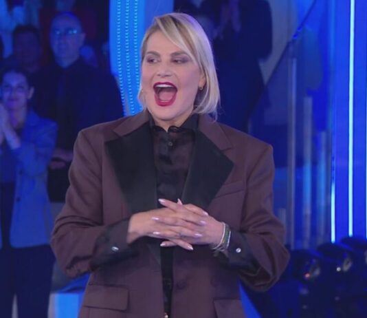 Grande Fratello 2025, stasera la finale su Canale 5: anticipazioni diretta di giovedì 18 dicembre. Nomination, eliminati e sondaggi e chi vince? Simona Ventura al Grande Fratello 2025