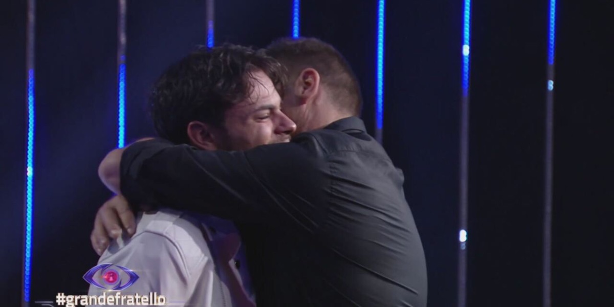 Grande Fratello 2025, Simone incontra il papà Alessio: poi è la volta di Francesca | Video Mediaset Grande Fratello 2025, Simone incontra il papà Alessio: poi è la volta di Francesca | Video Mediaset