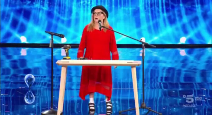 Tu si que vales 2025, Laura Marchetti litiga con Sabrina Ferilli e Paolo Bonolis | Video Witty Tv Tu si que vales 2025