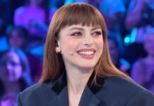 Annalisa ad Amici 25 canta Esibizionista e poi giudica la gara canto | Video Witty Tv Annalisa ad Amici 25