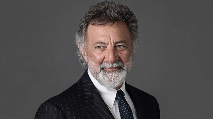 “Allegro ma non troppo”, intervista a Luca Barbareschi: “Nessun rimpianto, dalla vita ho avuto tutto. I tagli al cinema? In questi anni molti hanno truffato” Luca Barbareschi