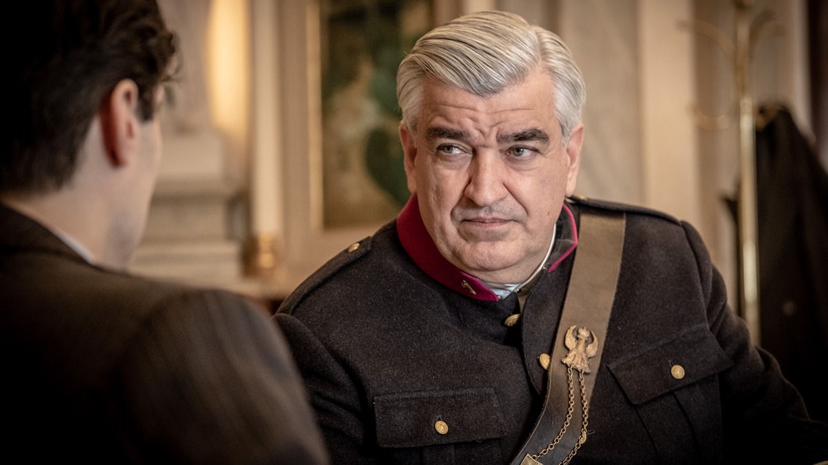 “Il Commissario Ricciardi 3”, intervista ad Antonio Milo: “Per Maione arriverà il momento della resa dei conti. Devo molto a questo personaggio, spero che la serie vada avanti” “Il Commissario Ricciardi 3”, intervista ad Antonio Milo: “Per Maione arriverà il momento della resa dei conti. Devo molto a questo personaggio, spero che la serie vada avanti”