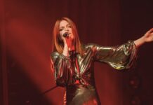 Noemi, il suo nuovo tour ĆØ un viaggio emotivo tra nostalgia e contemporaneitĆ Noemi