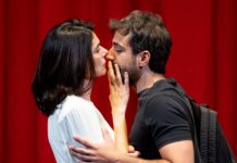 ‘Scandalo’ con Anna Valle e Gianmarco Saurino: la recensione dello spettacolo teatrale di Ivan Cotroneo anna valle e gianmarco saurino in scandalo