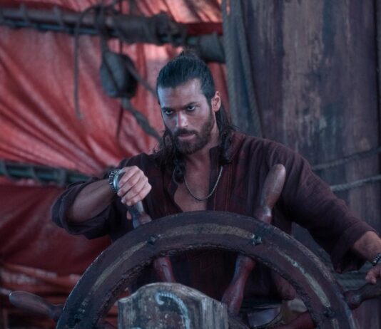 Ascolti tv lunedì 8 dicembre 2025: Sandokan, Grande Fratello, Affari Tuoi, La Ruota della Fortuna | Dati Auditel Sandokan 2025