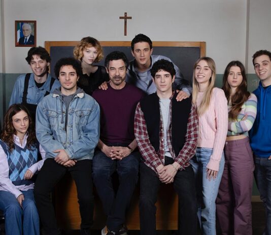 Ascolti tv 4 dicembre 2025: Un professore 3, Umberto Tozzi – La grande festa, Affari tuoi, La Ruota della Fortuna | Dati Auditel un professore 3