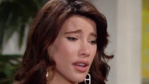 Beautiful, anticipazioni settimanali dal 20 al 26 dicembre 2025: Steffy sconvolta dalle affermazioni di Deacon