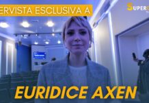 Tutta scena, intervista a Euridice Axen: “Mi sono allontanata dai social. Odio la competizione sul lavoro, l’umiltà una qualità importante anche nel mestiere dell’attore” Euridice Axen