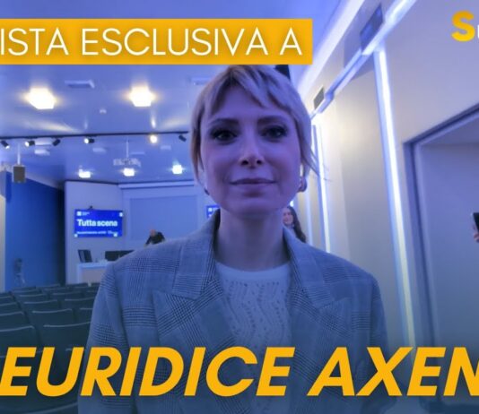Tutta scena, intervista a Euridice Axen: “Mi sono allontanata dai social. Odio la competizione sul lavoro, l’umiltà una qualità importante anche nel mestiere dell’attore” Euridice Axen
