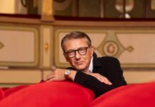 Intervista a Gegè Telesforo: “Quelli della notte ha segnato un nuovo modo di fare televisione. La musica di oggi non mi emoziona, manca la melodia” Gegè Telesforo