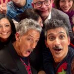 Fiorello a “La Pennicanza”: telefonate surreali da Mattarella e Papa Leone e omaggio a Gianni Morandi nel giorno del suo compleanno La pennicanza