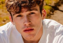 Sanremo Giovani, intervista esclusiva a Principe: “Mon Amour è nata in cameretta, l’avevo dedicata ad una ragazza con cui è finita male. Mi piacerebbe collaborare con Frah Quintale” Sanremo Giovani 2025: Principe