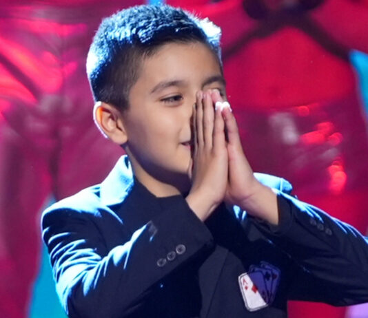 Vincitore Tu si que vales 2025: a trionfare è Kay La Ferrera | Video Witty Tv Vincitore Tu si que vales 2025