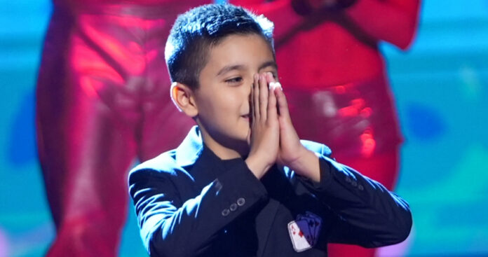 Vincitore Tu si que vales 2025: a trionfare è Kay La Ferrera | Video Witty Tv Vincitore Tu si que vales 2025