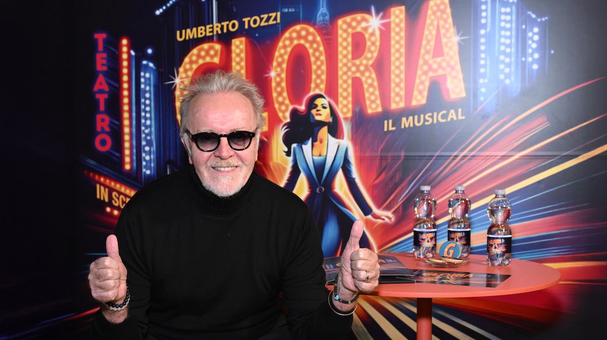 “Gloria” la hit di Umberto Tozzi diventa un musical: si cerca la protagonista. Come candidarsi “Gloria” la hit di Umberto Tozzi diventa un musical: si cerca la protagonista. Come candidarsi