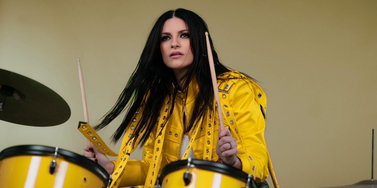 Laura Pausini esce il nuovo singolo Ritorno ad Amare: nel 2026 il nuovo album di cover “Io Canto 2”