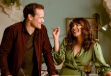 Ascolti tv lunedì 22 dicembre 2025: Love Again (13.4%), Io sono Farah (12.8%), Affari Tuoi (20.7%), La Ruota della Fortuna (23.3%) | Dati Auditel Love Again, film