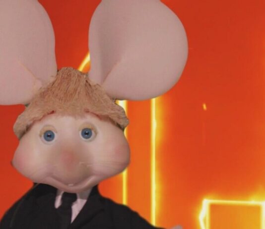 Le Iene 2025, il monologo di Topo Gigio: “sono nato grazie alla mia mamma Maria Perego” | Video Mediaset Topo Gigio, il monologo a Le Iene 2025