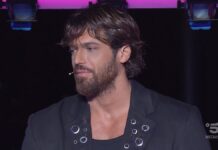 Can Yaman a C’è Posta per te 2026: la dolce sorpresa a nonna Fina | Video Mediaset Can Yaman a C'è Posta per te