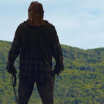 In a Violent Nature: lo slasher che non ti aspetti, tra violenza e contemplazione – Recensione In a Violent Nature