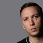 Mattia Briga racconta il brano “Sognatori”: “Oggi non sogno più da solo. Stiamo realizzando il sogno di diventare genitori. Maria De Filippi? Si parla spesso della condizione delle donne, lei rappresenta la donna libera e indipendente” – Intervista Mattia Briga