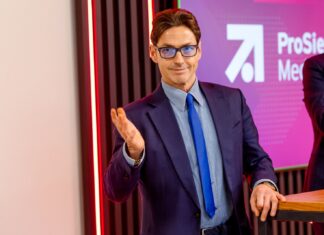 Pier Silvio Berlusconi promosso dalla FAZ: «Tra i manager italiani che stanno conquistando la Germania» Pier Silvio Berlusconi ha fatto visita a sorpresa nella sede di Prosiebensat.1