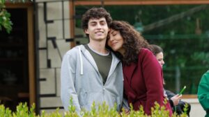 A Testa Alta - Il coraggio di una donna, la nuova serie con Sabrina Ferilli: trama, cast e quando in tv