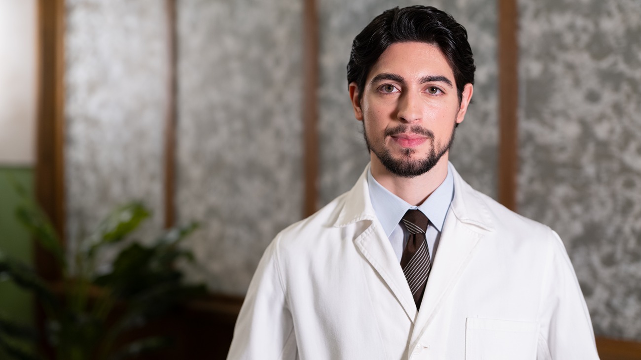 “Cuori 3”, intervista esclusiva a Carmine Buschini: “Fausto avrà ancora più responsabilità sul lavoro, per Virginia continuerà a provare dei sentimenti. Sarò coprotagonista in un film con Luca Zingaretti” “Cuori 3”, intervista esclusiva a Carmine Buschini: “Fausto avrà ancora più responsabilità sul lavoro, per Virginia continuerà a provare dei sentimenti. Sarò coprotagonista in un film con Luca Zingaretti”