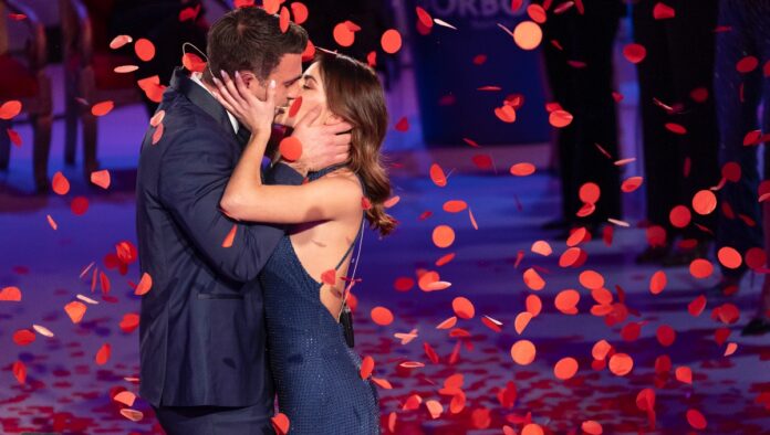 Uomini e Donne, la scelta di Flavio è Nicole: “quello che siamo, voglio vivermelo fuori” | Video Witty Tv Flavio scelta Nicole a Uomini e Donne