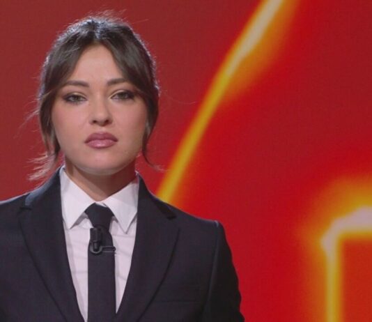 Le Iene Show, il monologo di Martina Nasoni (ex GF): “ho dovuto imparare a convivere con un pacemaker” | Video Mediaset Martina Nasoni GF a Le Iene Show