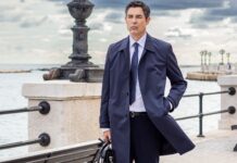 “Guerrieri – La regola dell’equilibrio”, intervista ad Alessandro Gassmann: “Interpretare un avvocato è stata una sfida complessa, mi sono affidato alle mie debolezze. In Italia confusione mediatica attorno al tema della giustizia” Alessandro Gassmann guerrieri