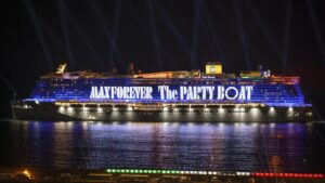 A bordo della Costa Toscana la settimana di Sanremo diventa un viaggio nella musica: la visione di Giovanna Loi di Costa Crociere