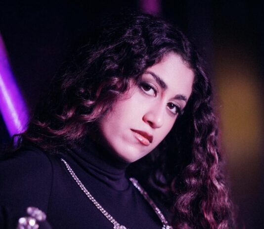 Delia, da X Factor al tour sold out passando per Sanremo ospite di Serena Brancale: āLa mia lingua non ĆØ una barriera, ĆØ un ponte. Cantare allāAriston ĆØ un sognoā – Intervista DELIA