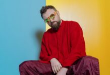 Festival di Sanremo 2026, intervista esclusiva a Dargen D’Amico: “Temo la rapidità con cui la tecnologia possa arrivare a influenzare il controllo delle azioni umane. Vinceranno Fedez e Masini” Dargen damico