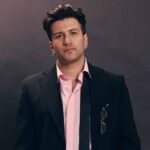 Festival di Sanremo 2026, Eddie Brock debutta a Sanremo con “Avvoltoi”: “Se dovessi vincere non parteciperei all’Eurovision. Essere scartato ai provini per Amici e X-Factor mi ha insegnato a crescere” Eddie Brock