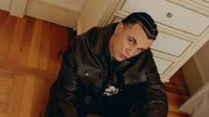 Samurai Jay canta “Ossessione” – Il testo e il significato della canzone di Sanremo 2026