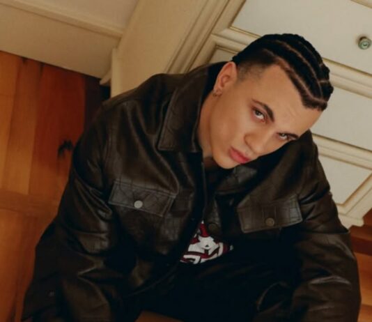 Samurai Jay canta āOssessioneā ā Il testo e il significato della canzone di Sanremo 2026 Samurai Jay ossessione sanremo 2026